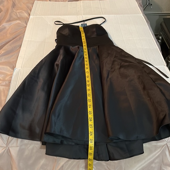 ♻️ JJ’s House Black CrissCross Back Midi Dress size 4 - Picture 6 of 6